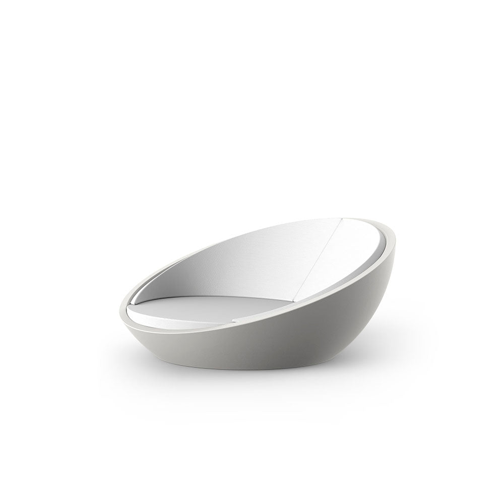 Ecru ULM daybed by Ramón Esteve for Vondom, circular luxury lounger in eco-luxury design made from Mediterranean recycled plastic – Modern Coastal Living.| Ecru
