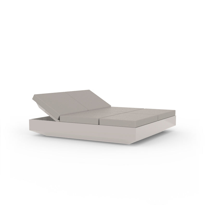 Ecru Vela square daybed with 2 reclining backrests by Ramón Esteve for Vondom, sustainable outdoor daybed – Modern Coastal Living.| Ecru