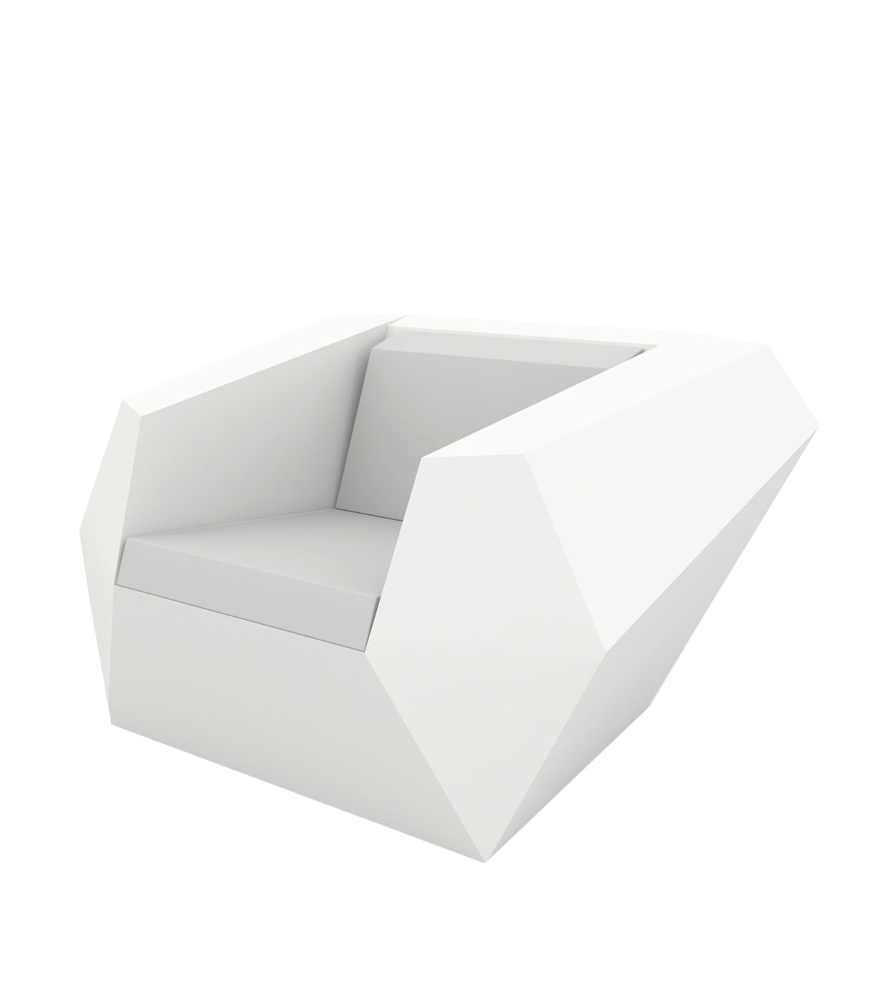 Faz lounge chair by Ramón Esteve for Vondom, sustainable geometric outdoor seating – Modern Coastal Living.| White