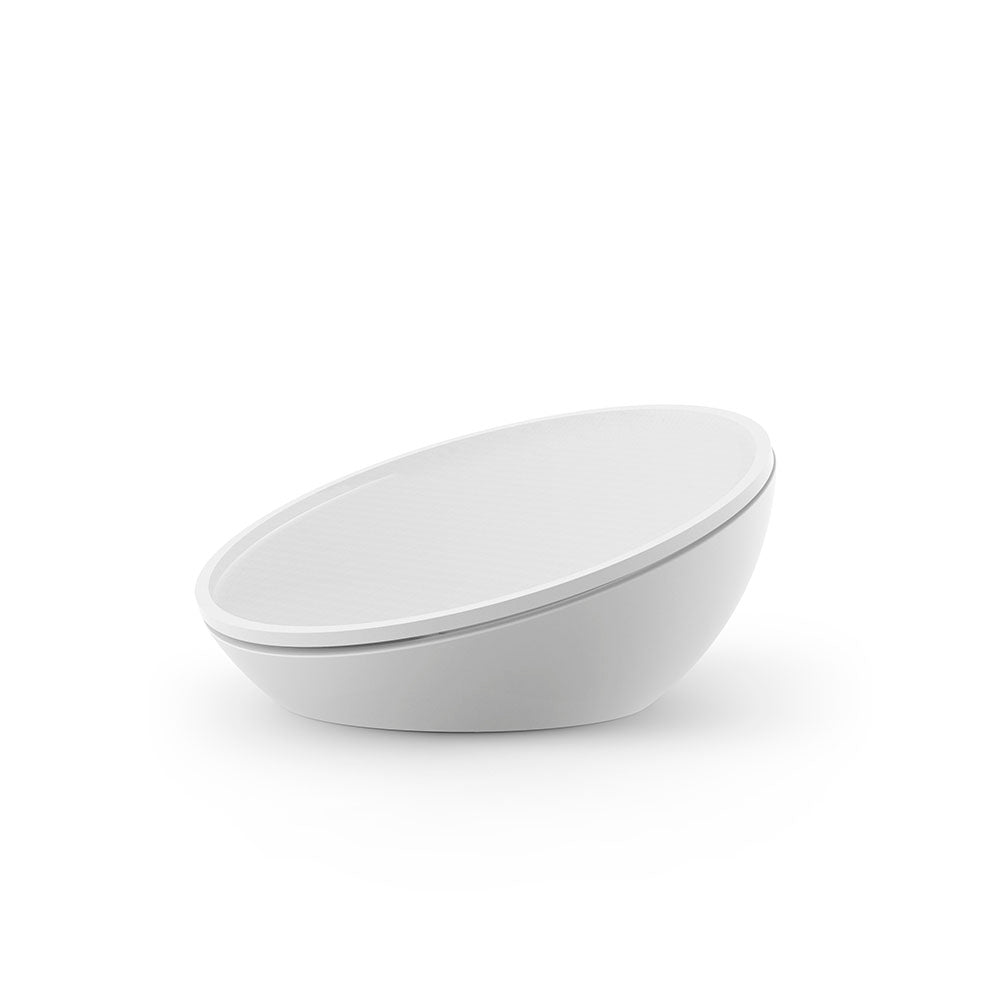 White ULM daybed by Ramón Esteve for Vondom, circular luxury lounger in eco-luxury design made from Mediterranean recycled plastic – Modern Coastal Living.| White