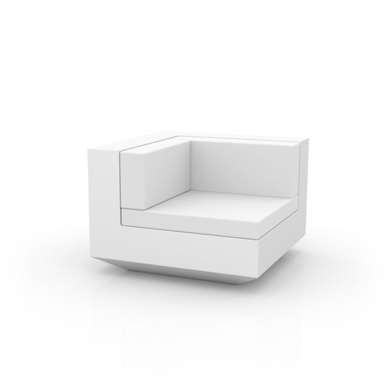 White Vela sofa corner by Ramón Esteve for Vondom, modular seating in refined reclaimed design made from Mediterranean recycled plastic – Modern Coastal Living.| White