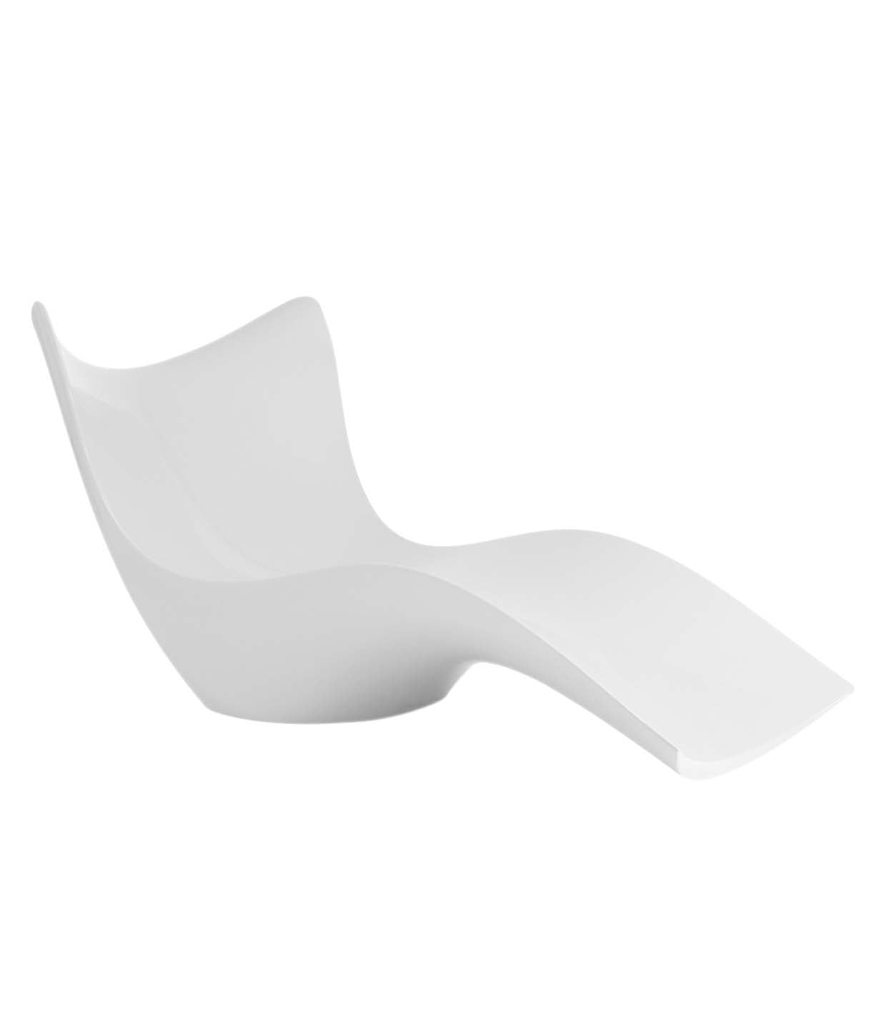  Gloss white Surf sun lounger by Karim Rashid for Vondom, luxury designer lounger in reclaimed elegance crafted from Mediterranean recycled plastic – Modern Coastal Living.|  Gloss White 