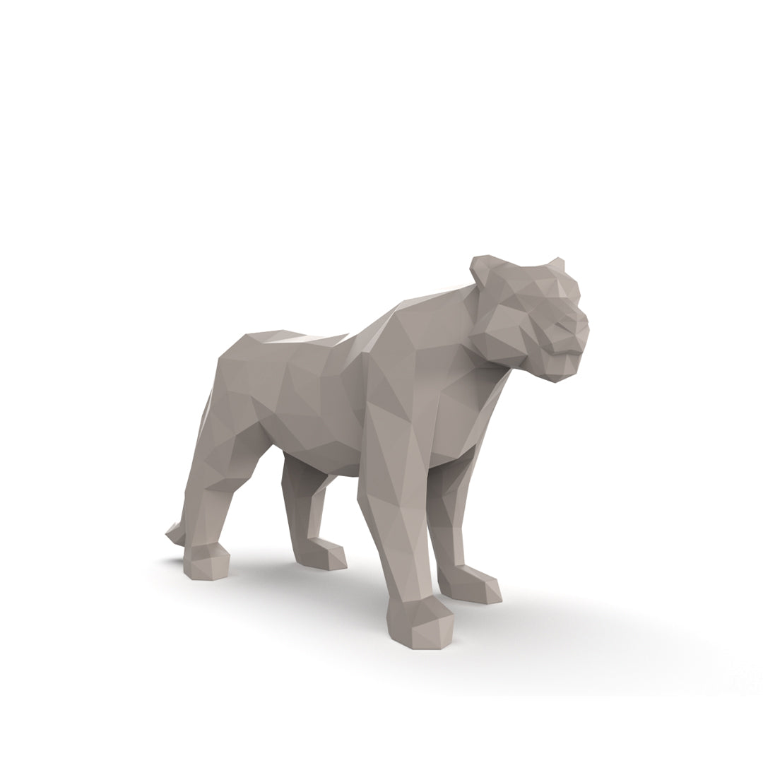 Ecru Origami Hyou leopard sculpture by Vondom, sleek origami-inspired big cat in sustainable materials – Modern Coastal Living.| Ecru
