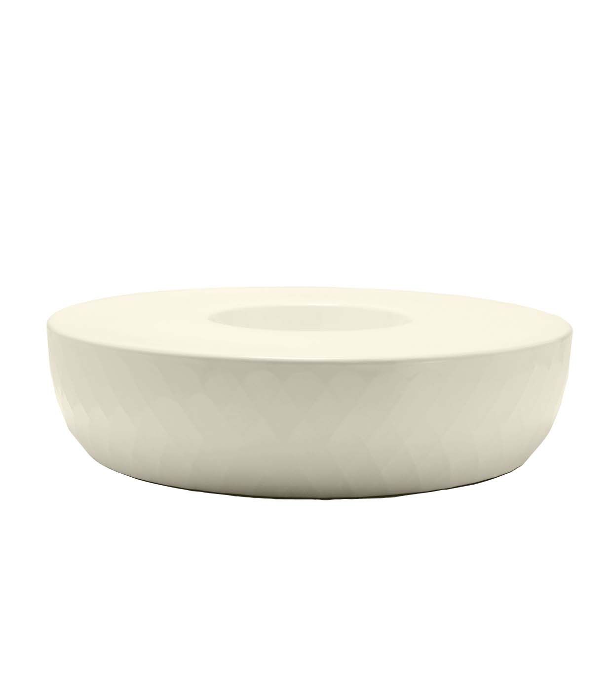 Vases Island planter by Vondom in sustainable design, modern statement planter for indoor and outdoor spaces – Modern Coastal Living. ecru | Ecru